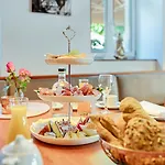 Wurttemberger Hof Hotel 4*