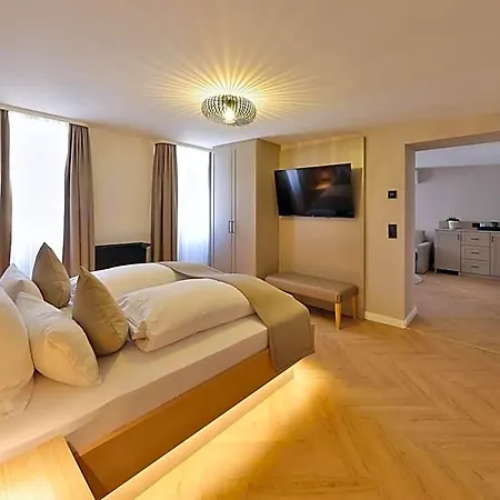 Wurttemberger Hof Hotel 4*