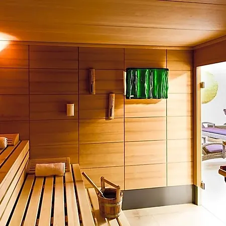 Wurttemberger Hof Hotel 4*